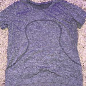 lululemon size 8 shirt